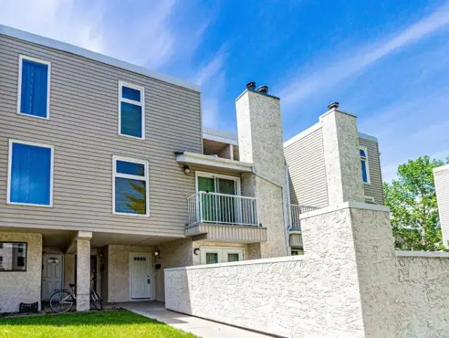Townhouse for rent in Northwest, Alberta