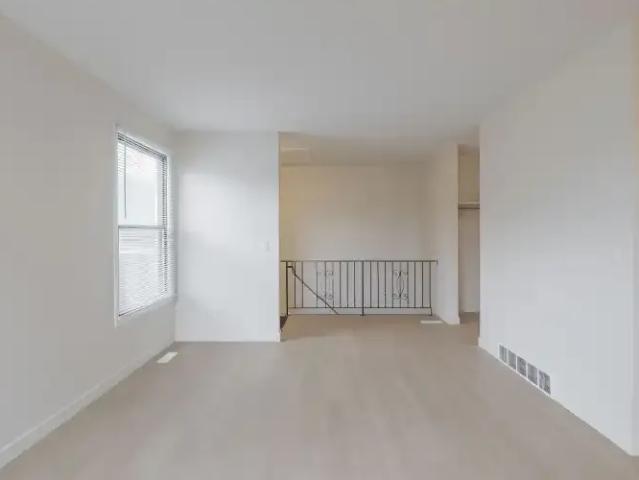 Townhouse for rent in Northwest, Alberta