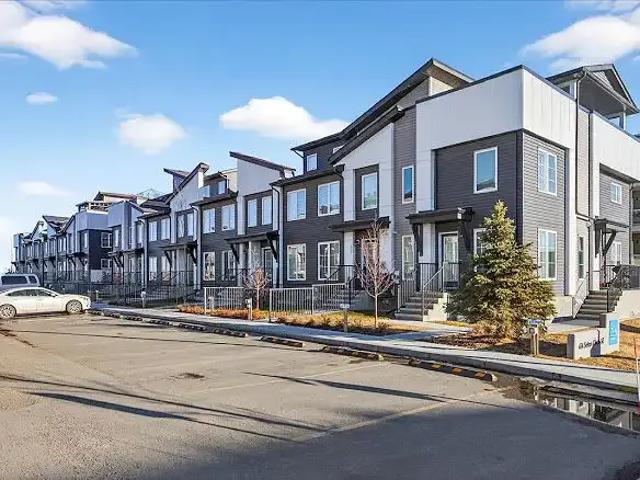 Townhouse for rent in Northwest, Alberta