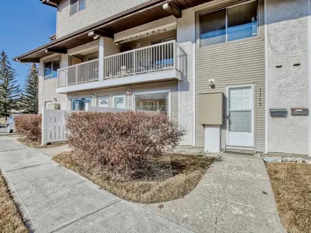 Townhouse for rent in Northwest, Alberta