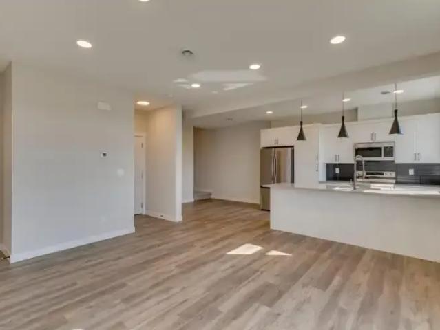 Townhouse for rent in Northwest, Alberta