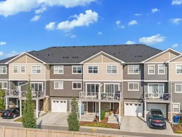 Townhouse for rent in Northwest, Alberta