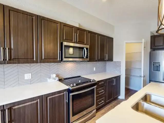 Townhouse for rent in Northwest, Alberta