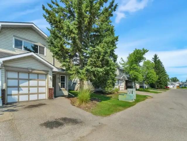 Townhouse for rent in Northwest, Alberta