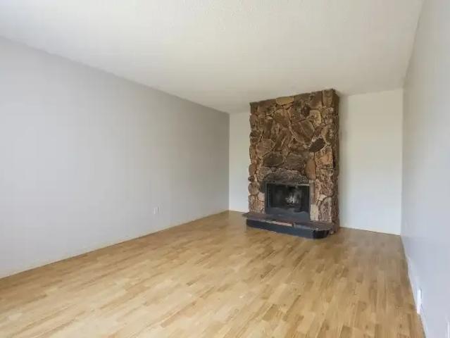 Townhouse for rent in Northwest, Alberta