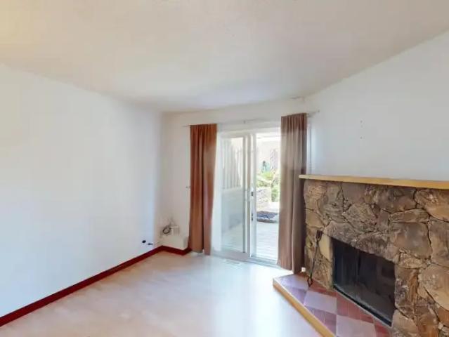 Townhouse for rent in Northwest, Alberta