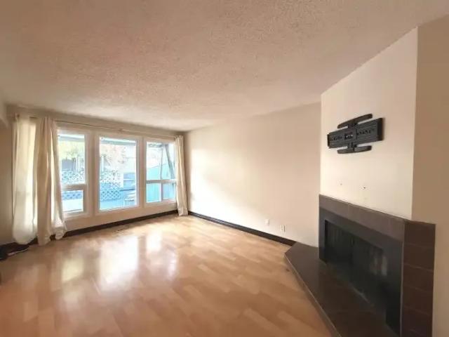 Townhouse for rent in Northwest, Alberta
