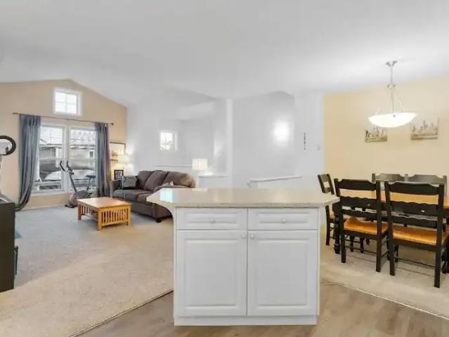 Townhouse for rent in Northwest, Alberta
