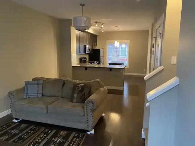 Townhouse for rent in Skyview Ranch, Calgary