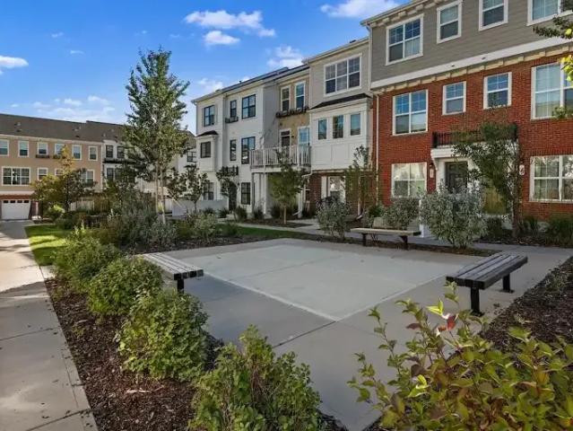 Townhouse for rent in Northwest, Alberta