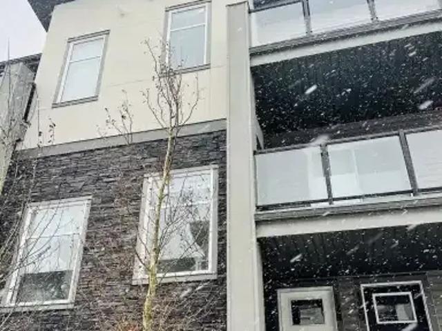 Townhouse for rent in Northwest, Alberta