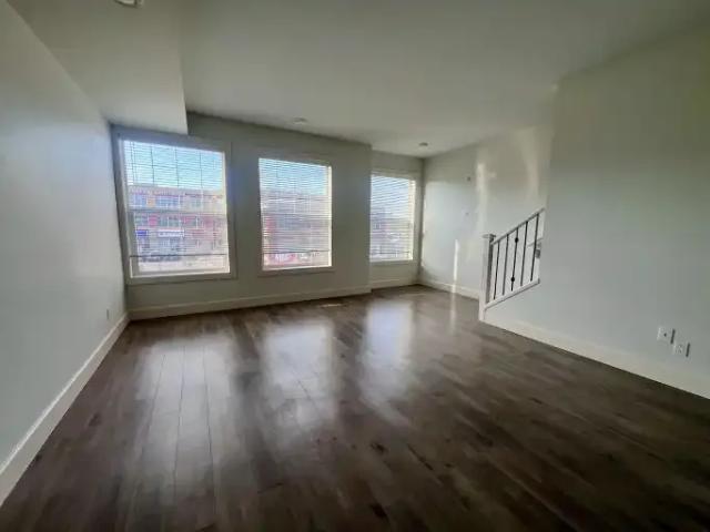 Townhouse for rent in Springbank Hill, Calgary