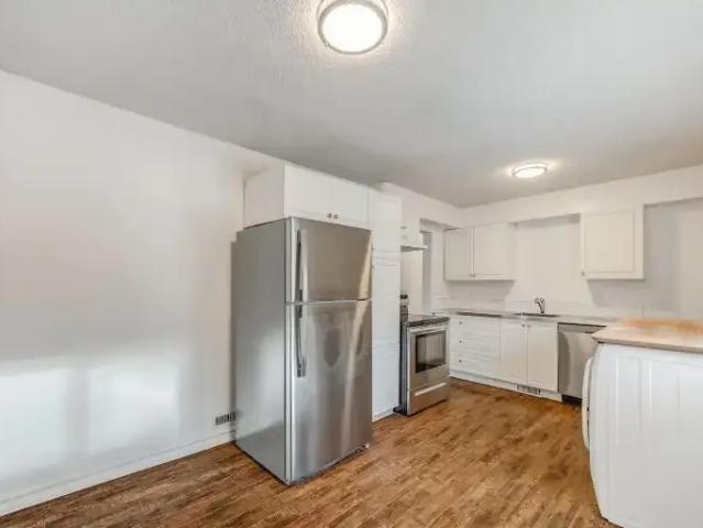 Townhouse for rent in Bankview, Calgary