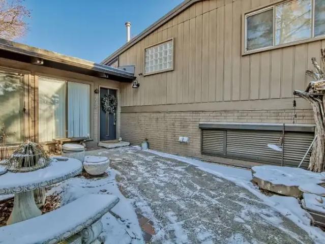 Townhouse for rent in Northwest, Alberta