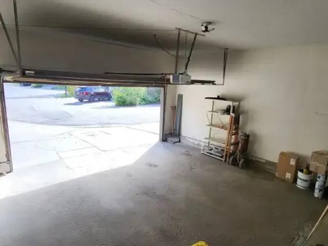 Townhouse for rent in Braeside, Calgary