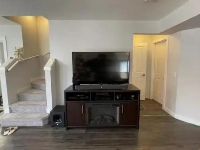 Townhouse for rent in Northwest, Alberta
