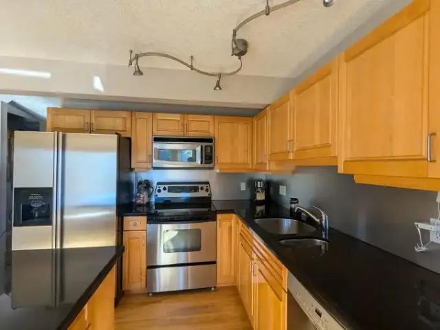 Townhouse for rent in Northwest, Alberta
