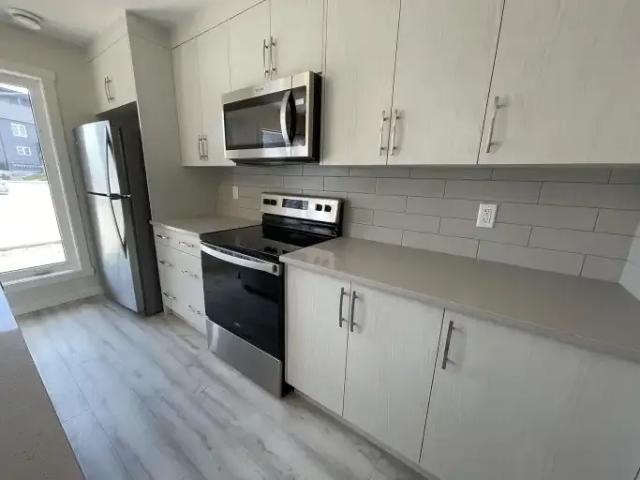 Townhouse for rent in Haskayne, Calgary