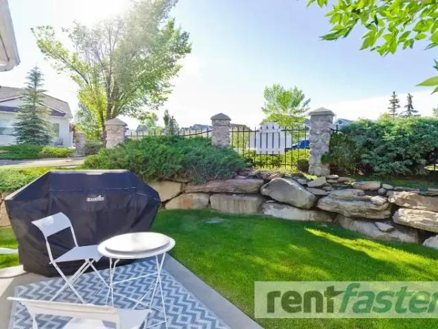 Townhouse for rent in Northwest, Alberta