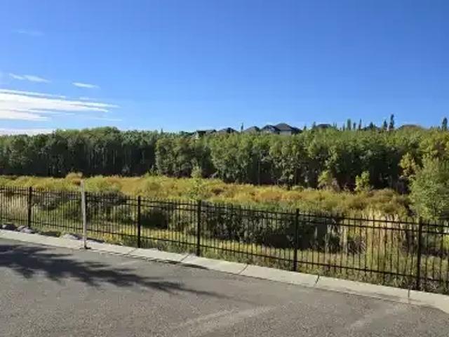 Townhouse for rent in Northwest, Alberta