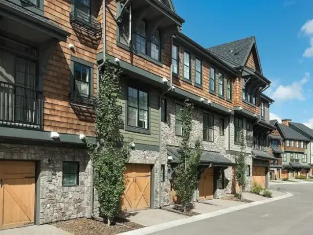 Townhouse for rent in Northwest, Alberta