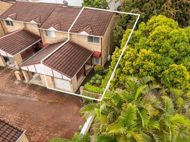 Townhouse for sale in Toombul, Queensland