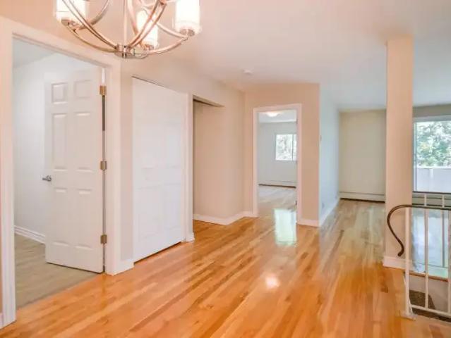 Townhouse for rent in Dorval, Quebec