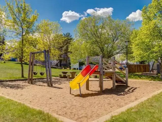 Townhouse for rent in Wedgewood, Alberta