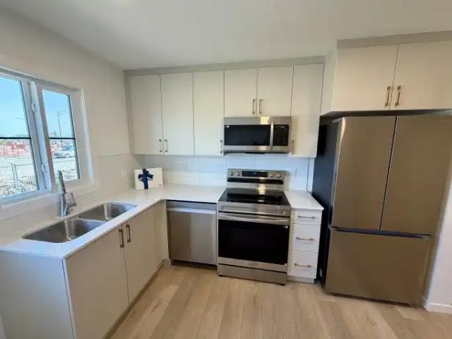 Townhouse for rent in Wedgewood, Alberta