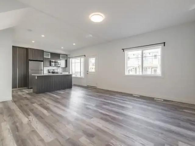 Townhouse for rent in Wedgewood, Alberta