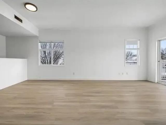 Townhouse for rent in Wedgewood, Alberta