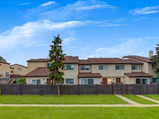 Townhouse for rent in Wedgewood, Alberta