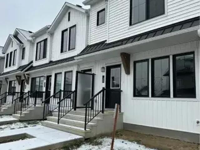 Townhouse for rent in Wedgewood, Alberta