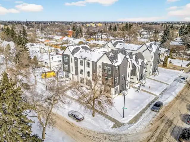 Townhouse for rent in Wedgewood, Alberta