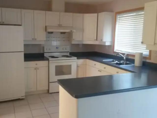 Townhouse for rent in Wedgewood, Alberta