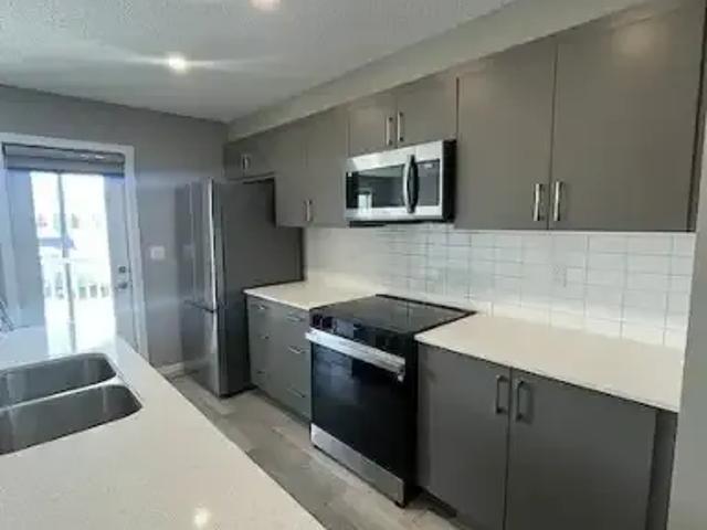 Townhouse for rent in Wedgewood, Alberta