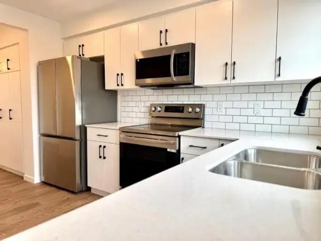 Townhouse for rent in Wedgewood, Alberta