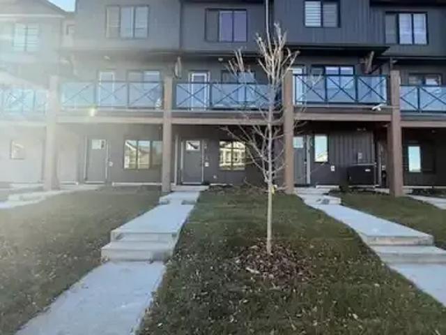 Townhouse for rent in Wedgewood, Alberta