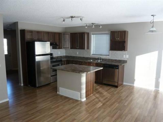 Townhouse for rent in Wedgewood, Alberta