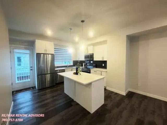 Townhouse for rent in Wedgewood, Alberta