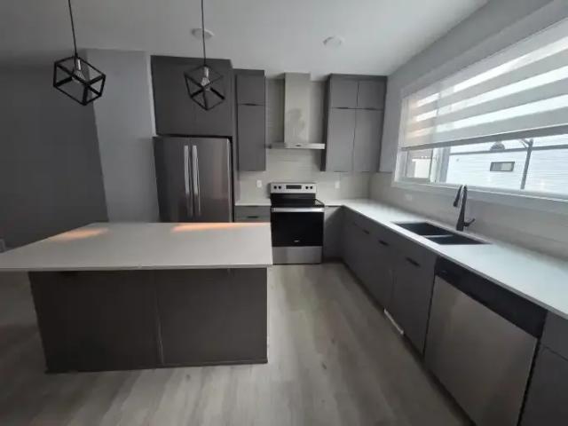 Townhouse for rent in Wedgewood, Alberta