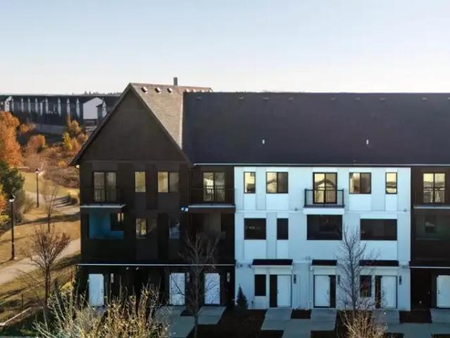 Townhouse for rent in Wedgewood, Alberta