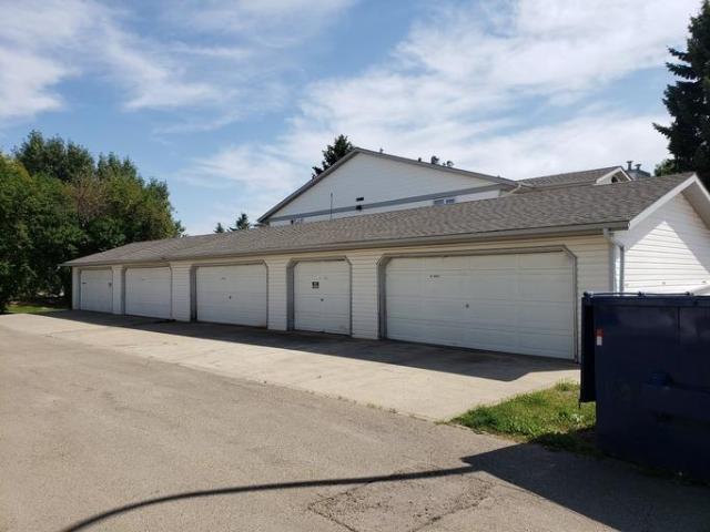 Townhouse for rent in Rolly View, Alberta