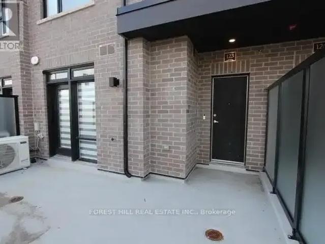 Townhouse for rent in Milton, Ontario