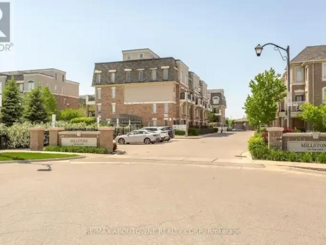 Townhouse for rent in Oakville, Ontario
