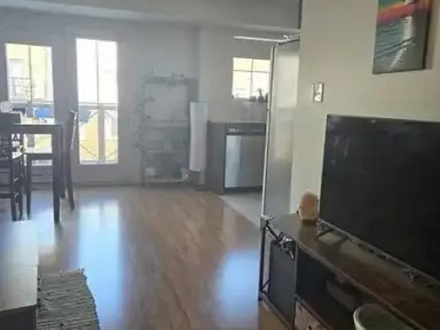 Townhouse for rent in Oakville, Ontario