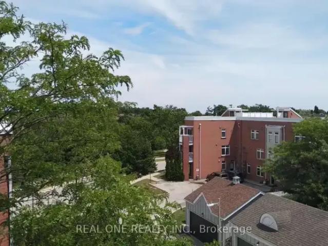 Townhouse for rent in Oakville, Golden Horseshoe