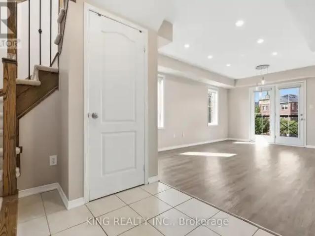 Townhouse for rent in Oakville, Golden Horseshoe