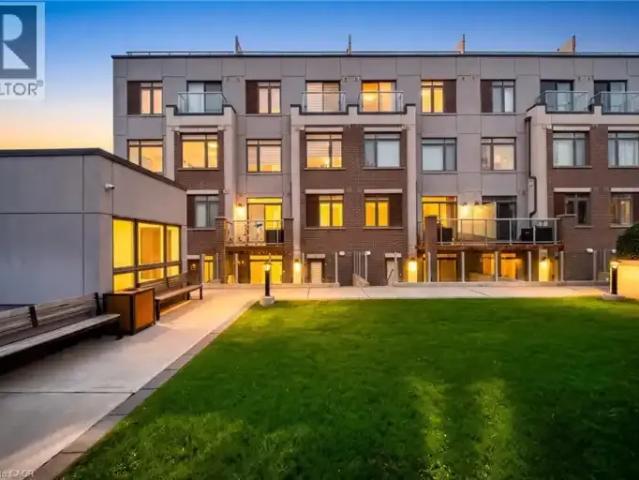 Townhouse for rent in Oakville, Golden Horseshoe