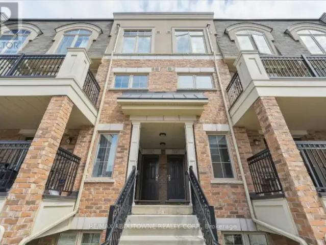 Townhouse for rent in Oakville, Ontario